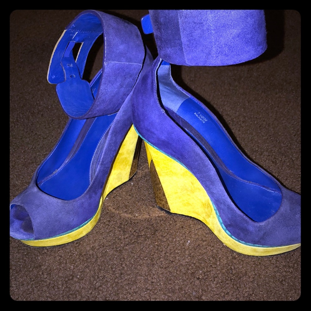 B Atwood suede sandals
